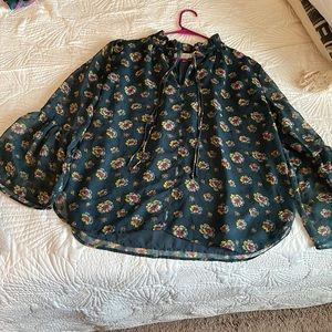 Womens long sleeved emerald floral blouse (never worn)